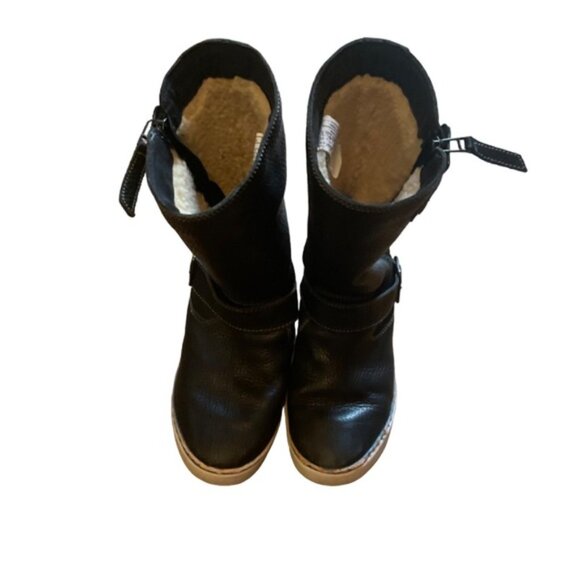 UGG | Black Leather Zipper Boots | Size 5 - Picture 9 of 11